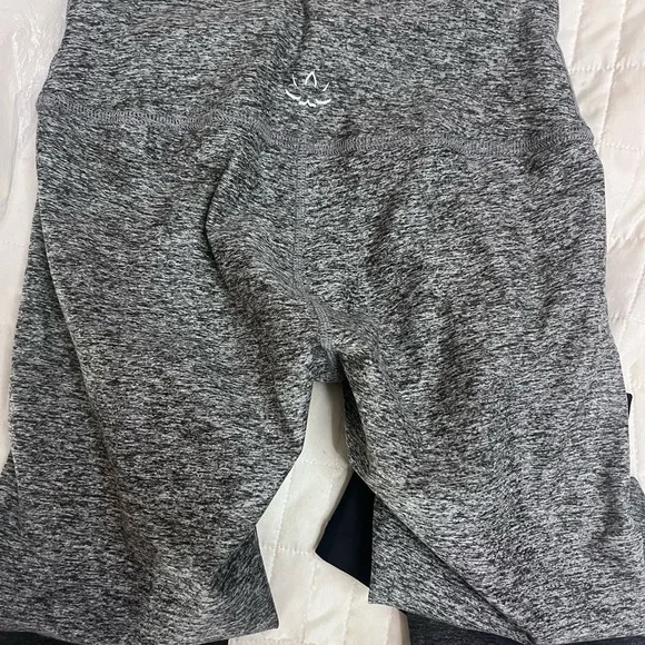 NEW Beyond Yoga grey to black spacedye ombré legging - Picture 9 of 11